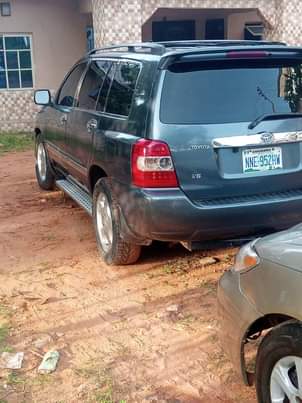 A picture of Toyota Highlander 2005
