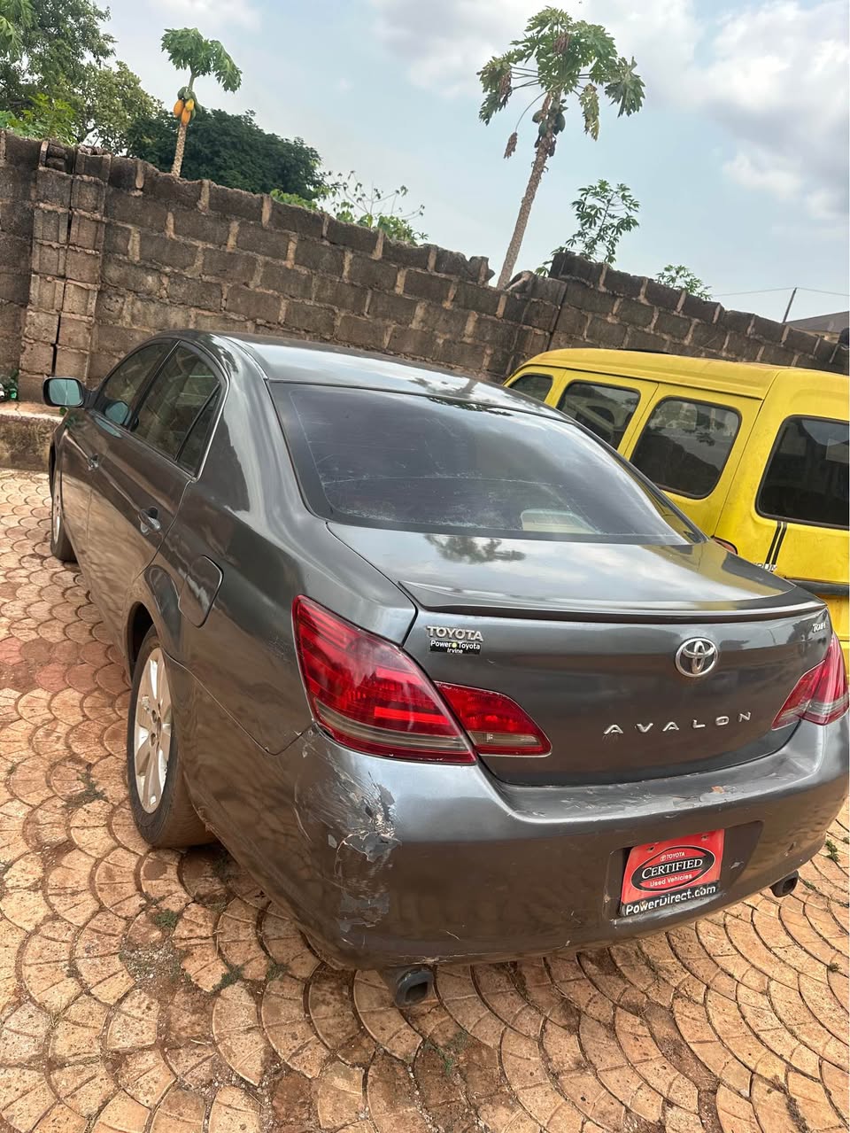 A picture of Toyota Avalon