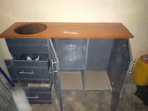 A picture of Kabati la mtungi wa gas mdogo