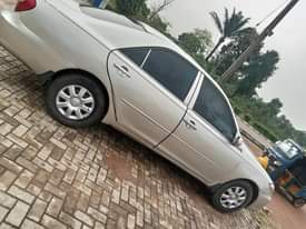 A picture of Toyota Camry 04