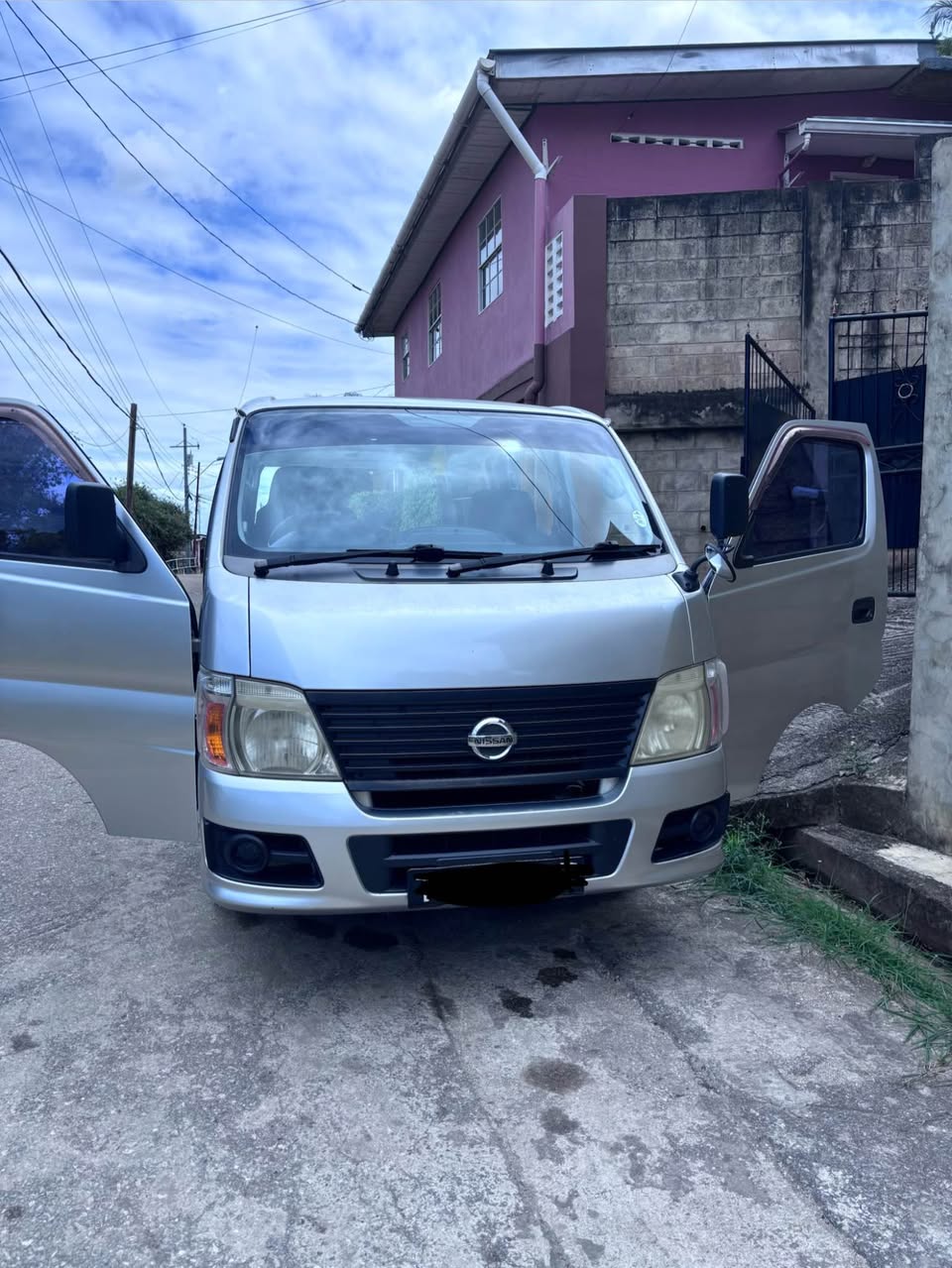 used nissan caravan