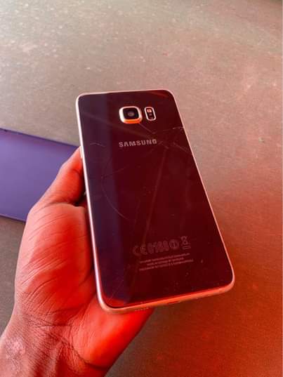 A picture of Samsung galaxy s6 
