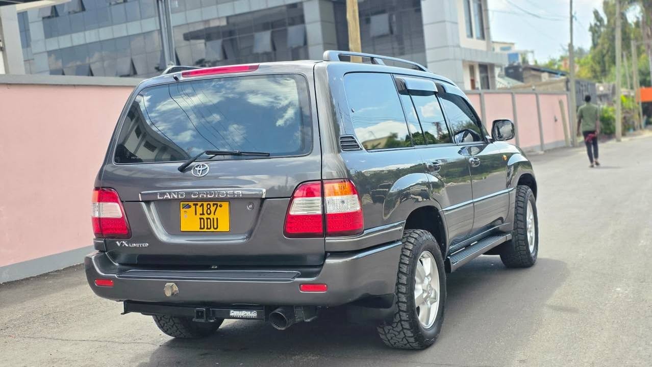 A picture of CRUISER V8 LIMITED
