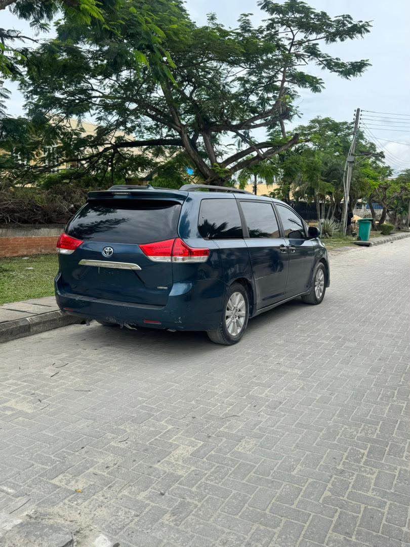 A picture of 2011 TOYOTA SIENNA LIMITED EDITION