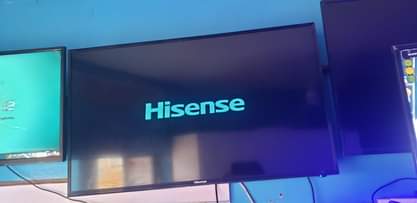 A picture of Hisense tv 40 inches on sell 490k digital in banda