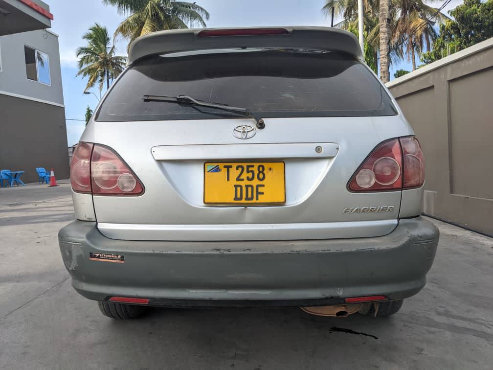 A picture of Toyota harrier
