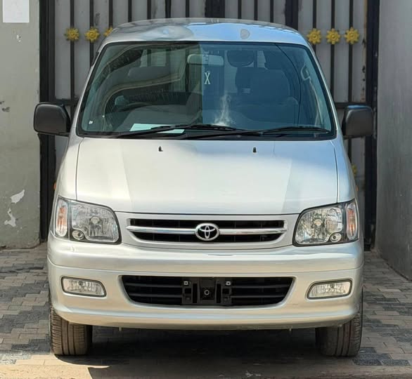 A picture of NOAH 0720356906