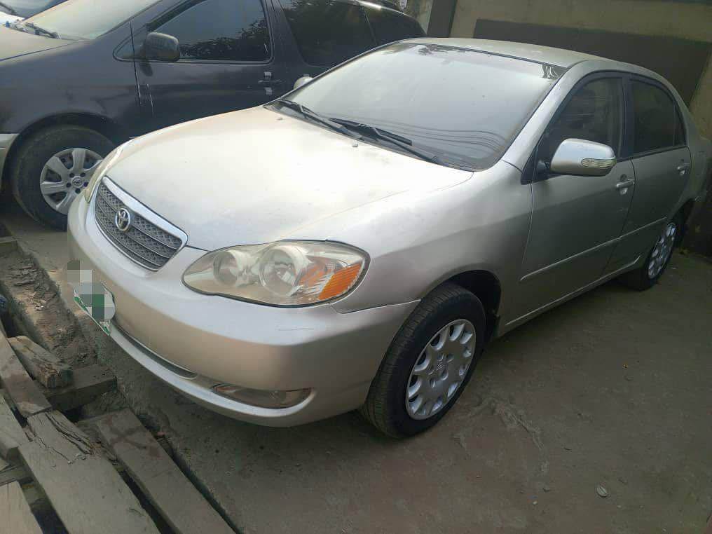 A picture of Toyota Corolla 2004