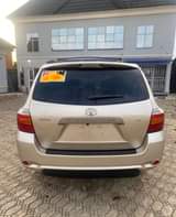 A picture of Toyota Highlander 08 registered