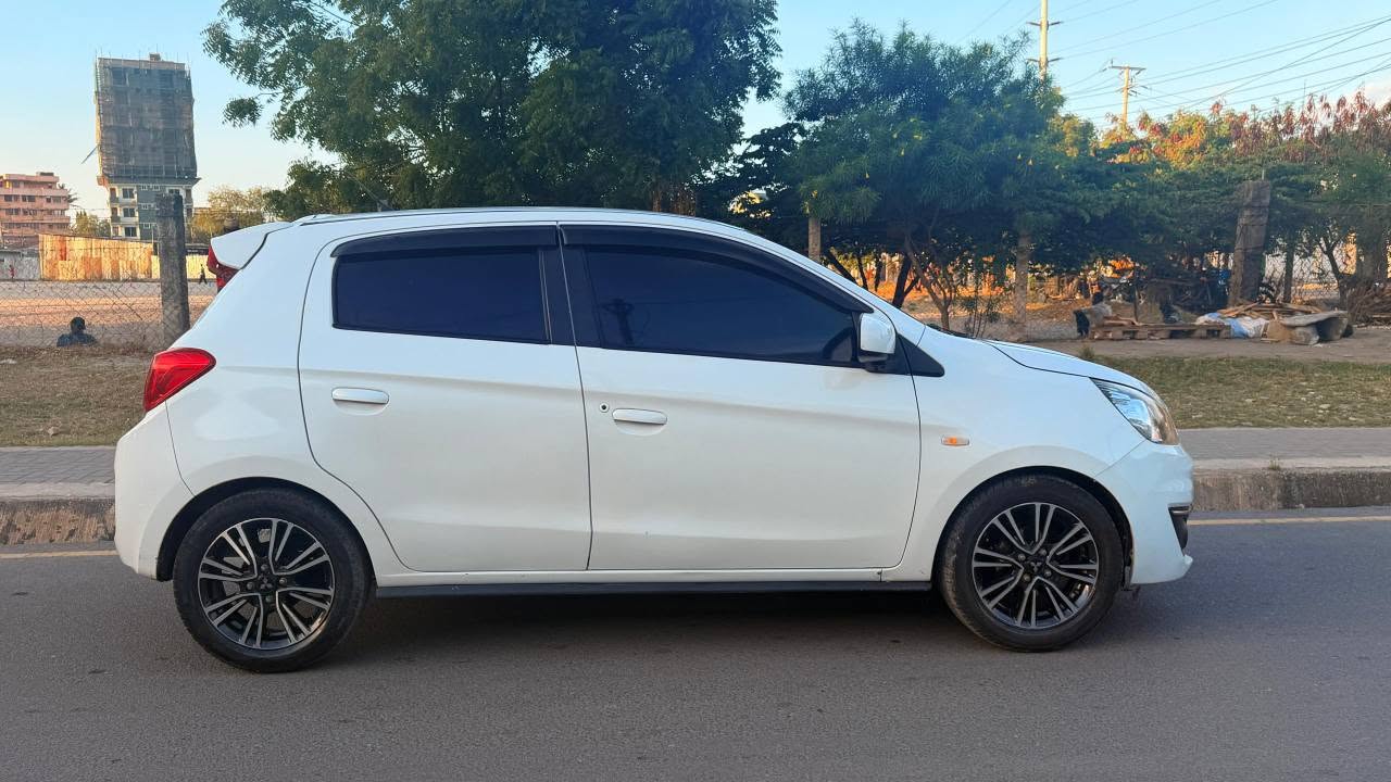 A picture of Mitsubishi mirage inauzwa 13million maongezi