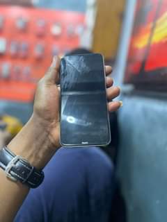A picture of redme note 8 gb64 O6I2O4IO5O