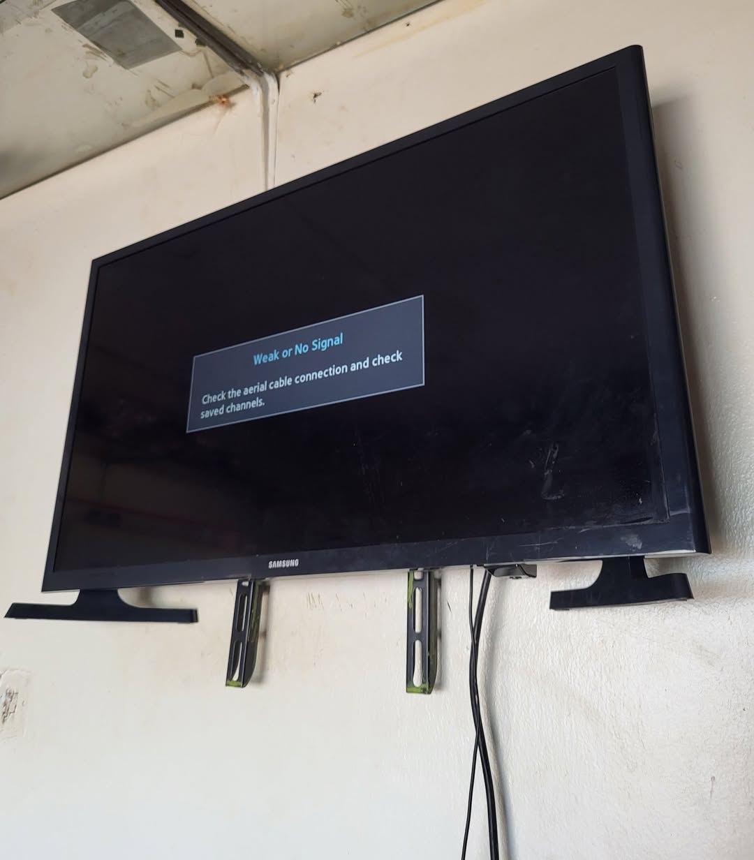 A picture of 32 inches tv digital with inbuilt free to air decorder