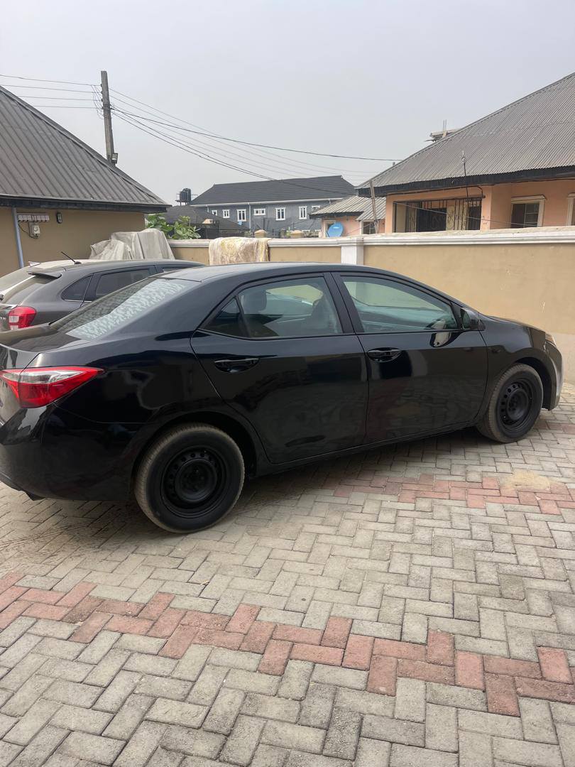 A picture of Toyota Corolla 015