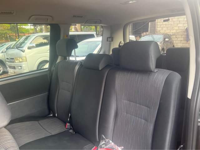 A picture of Toyota noah si 2010 4WD at only 40m negotiable contact