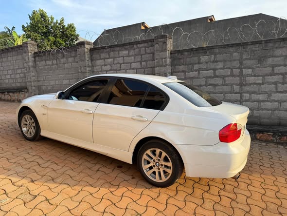 A picture of BMW320i At 29m