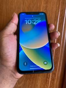 A picture of Iphone 11 64gb