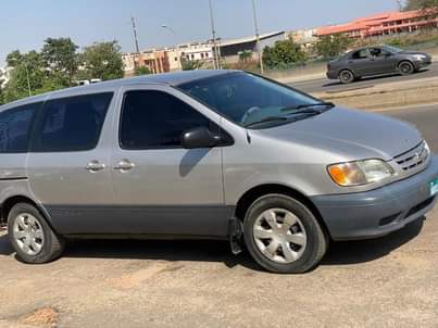 A picture of Distress Foreign Used 2003 model last batch Toyota Sienna with