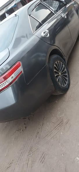 A picture of 2010 Toyota camry le