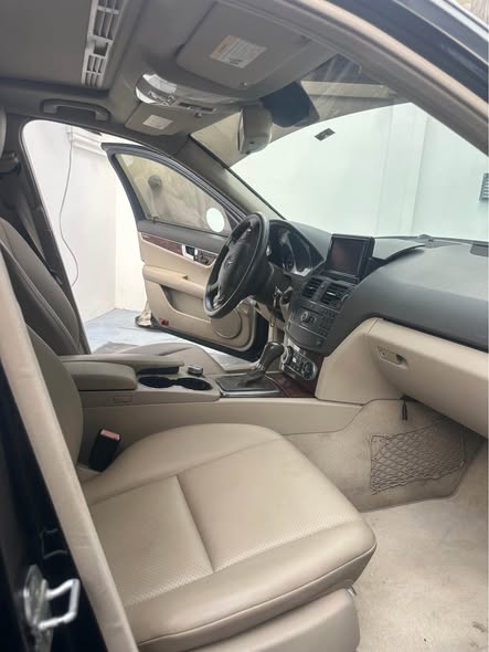 A picture of 2010 Mercedes Benz C300 Registered
