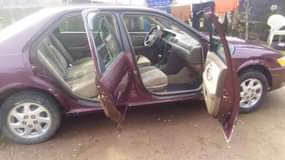 A picture of 2000 Toyota Camry pencil very neat 2000 model 4 plug