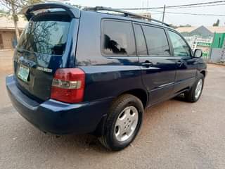 A picture of Neat 2005 Toyota Highlander v6