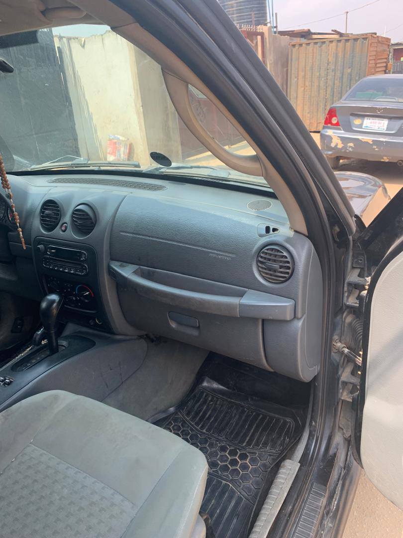 A picture of Jeep 08103497110
