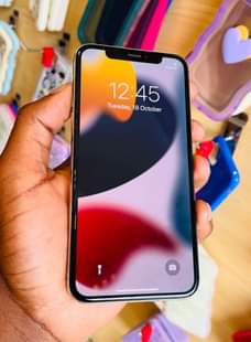 A picture of iphone X Mpya mnoo nilipe kodi jamanii