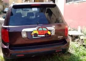 A picture of Honda pilot 2004