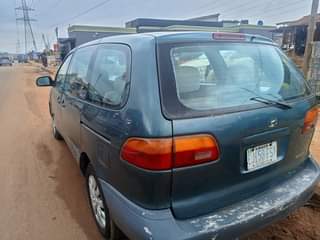 A picture of Clean Toyota Sienna 2000 model