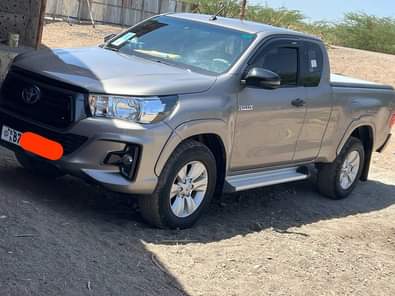 used toyota hilux