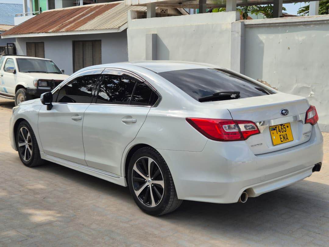 A picture of SUBARU LEGACY 2015 0713660746
