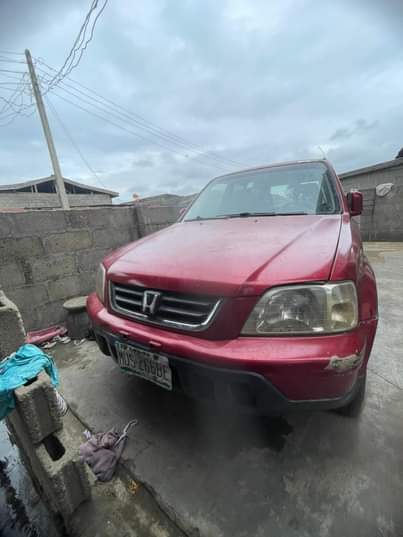 A picture of Honda Cr V 1999 first user from toks Parked for