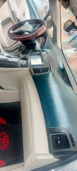 A picture of Toyota venza 2011