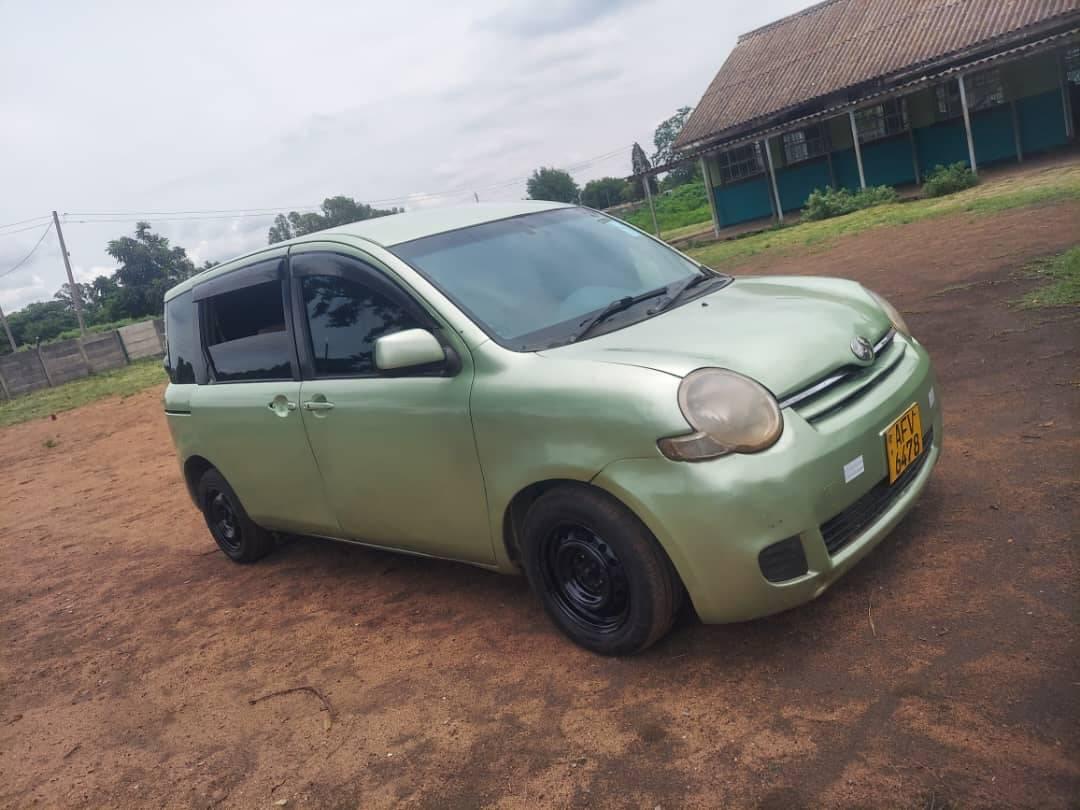 used toyota sienta