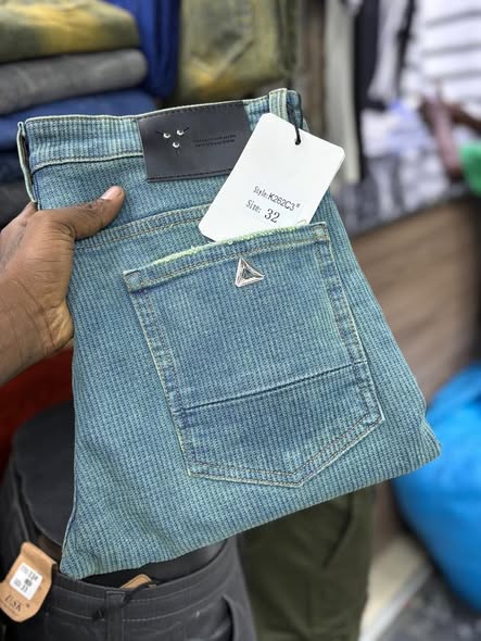 A picture of Jeans Kali bei za chimbo