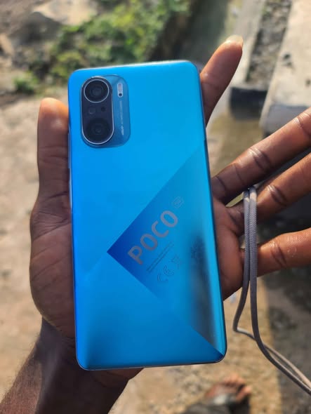 A picture of Poco F3 5G 8gb and 256gb