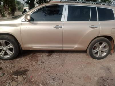 A picture of Toyota Highlander jeep