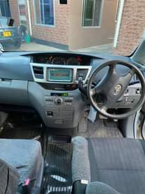 A picture of TOYOTA VOXY