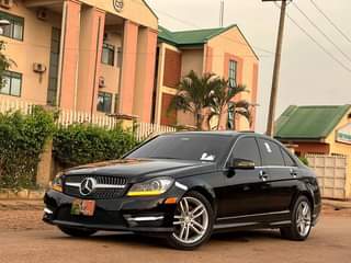 A picture of MERCEDES BENZ C350 FULLEST OPTION