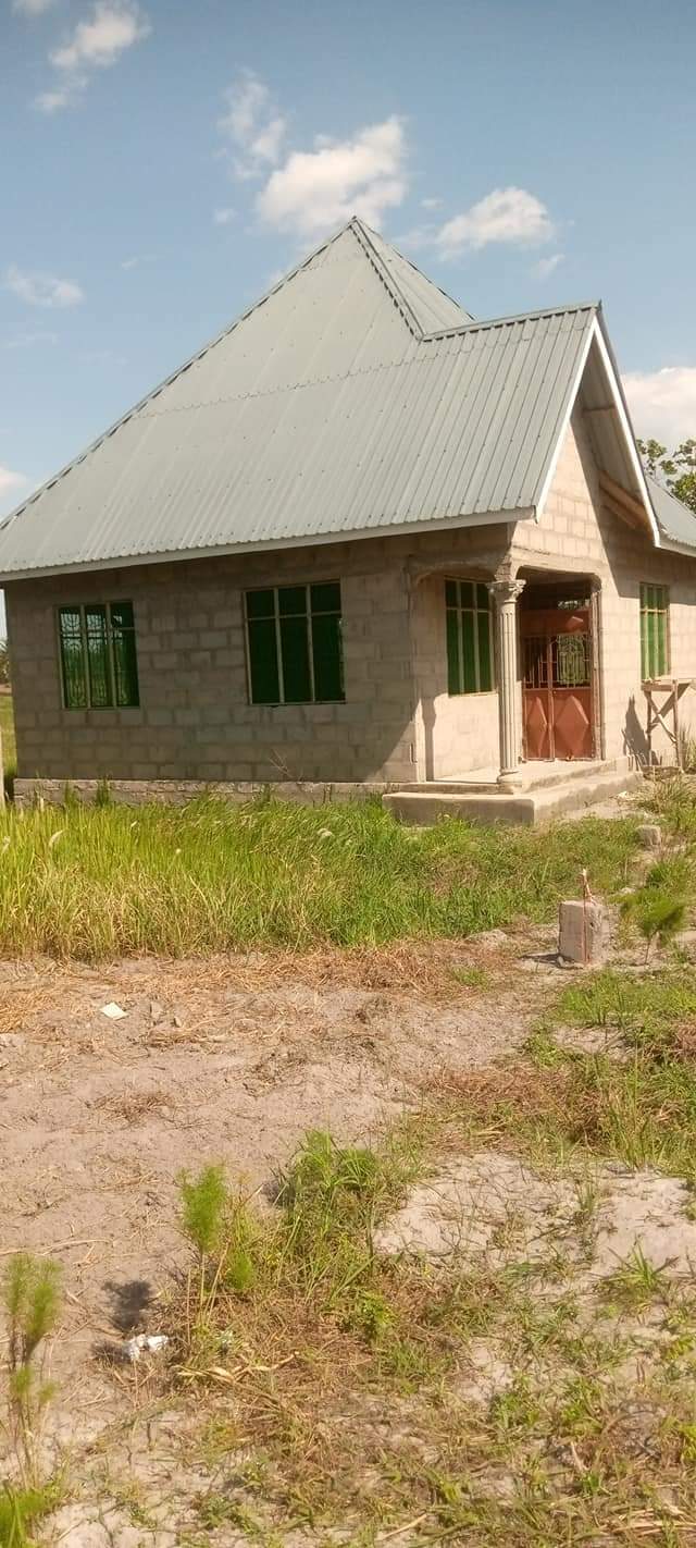 A picture of Kijumba smart sana Bei kitonga