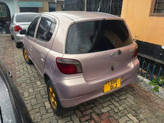 A picture of TOYOTA VITS OLD