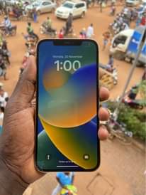 A picture of IPhone 12 Pro Max 256gb