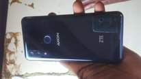 A picture of ZTE axon 256gb 8gb ram Duo sim
