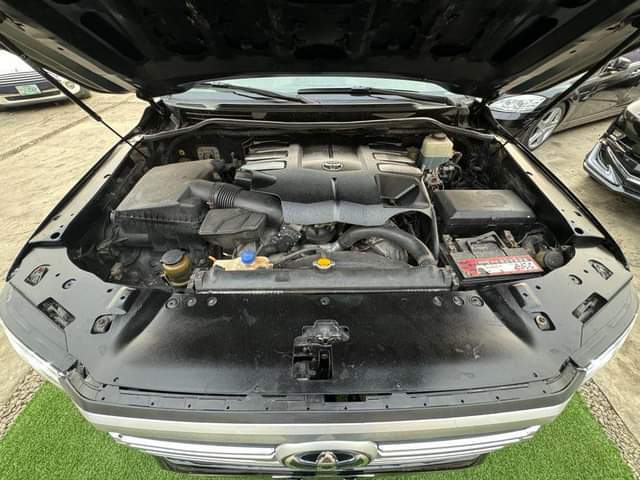 A picture of 2012 Toyota Landcruiser