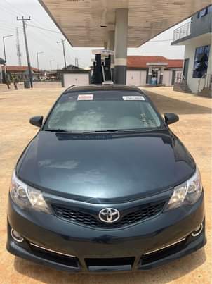 A picture of 2012 Toyota Camry SE