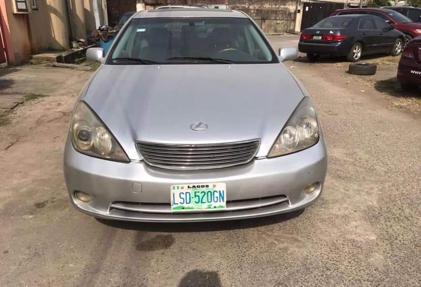 A picture of Lexus ES330 2006 First body nothing to fix Buy and