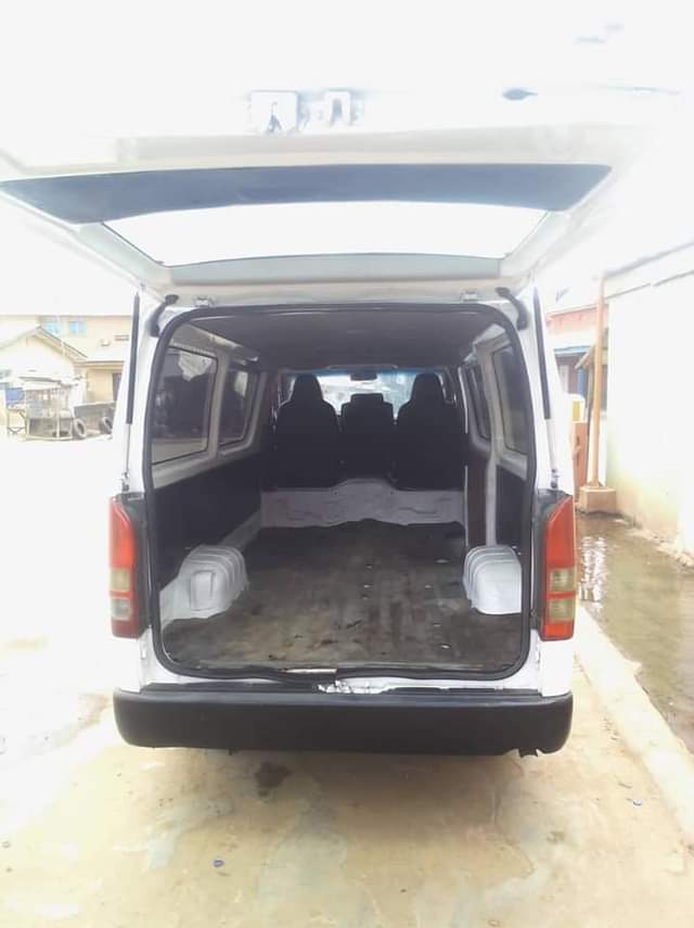 A picture of Hummer bus