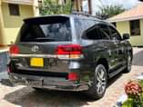 A picture of PRICE BEI250ML CALL 0658056651 LAND CRUISER V8 SAHARA YEAR 2017