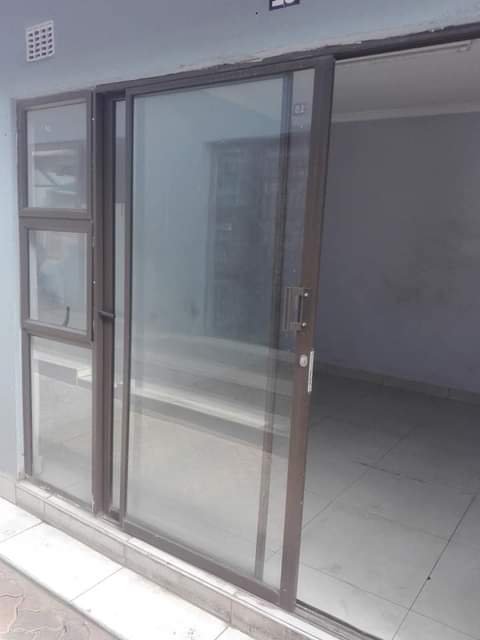 shops