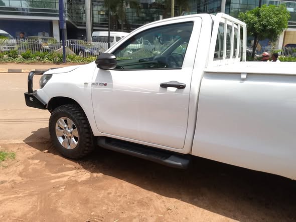 A picture of Toyota D Cabine Manual For Sale 0787181703 0704482571 Call Whatsapp